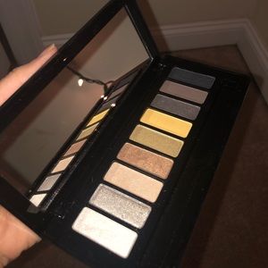 MAC Nutcracker Sweet Warm Eyeshadow Pallet Compact